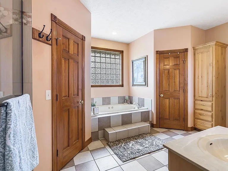 1002 E Rachael Dr — Photo 14