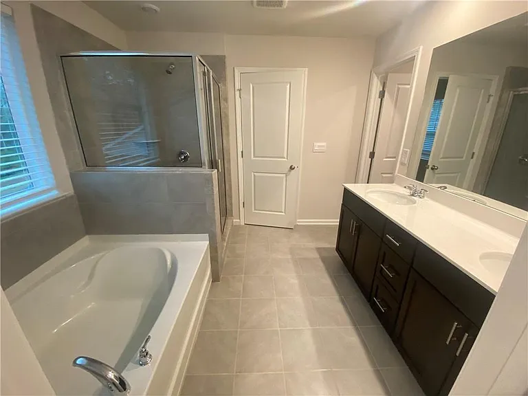 5836 Hackberry Ln — Photo 8