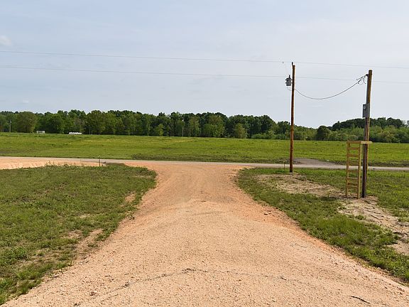 5th image of 601 River Front Dr