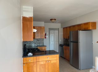 1006 Green Hollow Dr, Iselin, NJ 08830