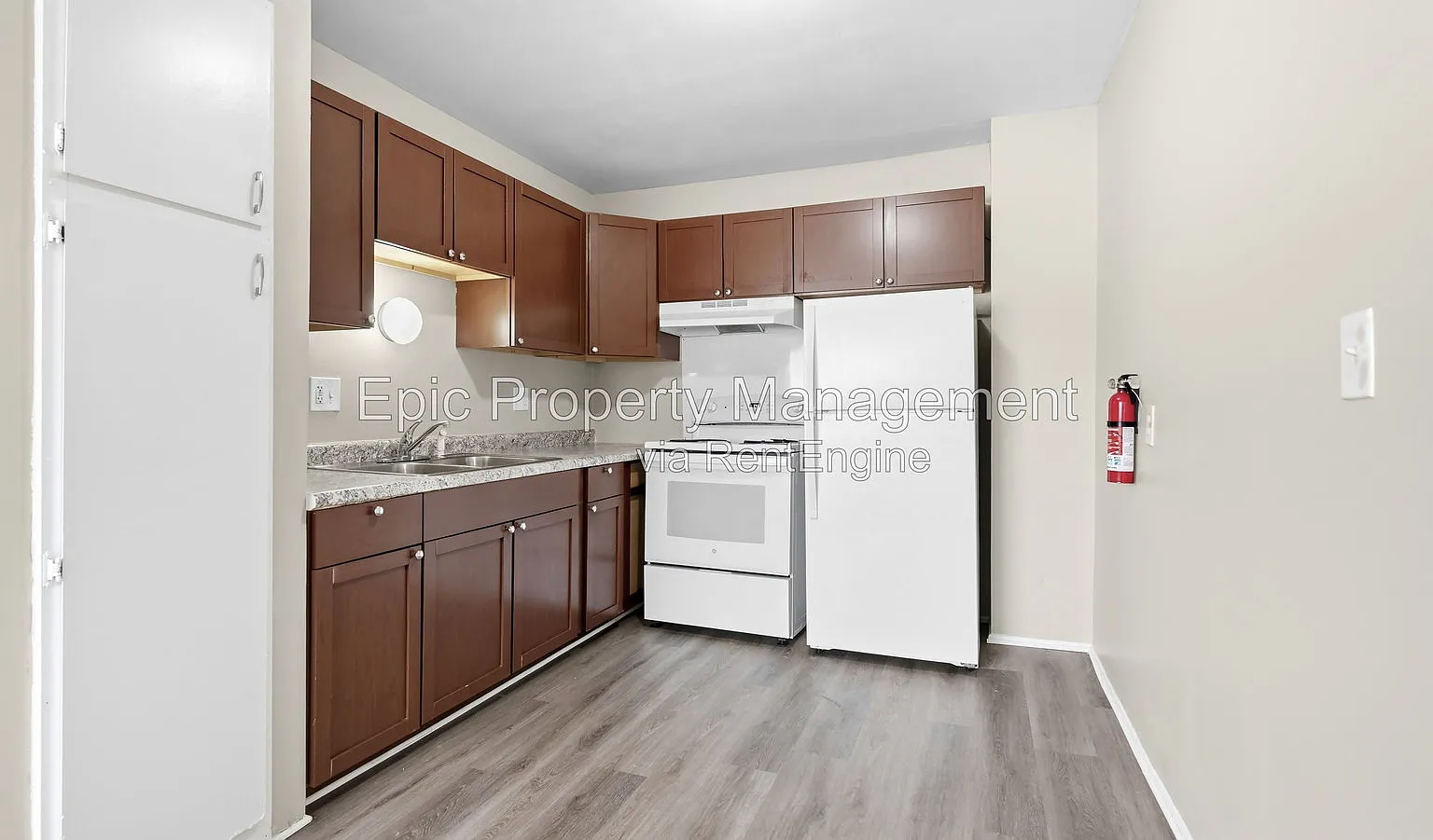 2 bed, 1.0 bath, $1,095 — Photo 3