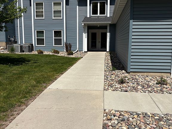 3rd image of 1389 Berry Ridge Rd APT 301