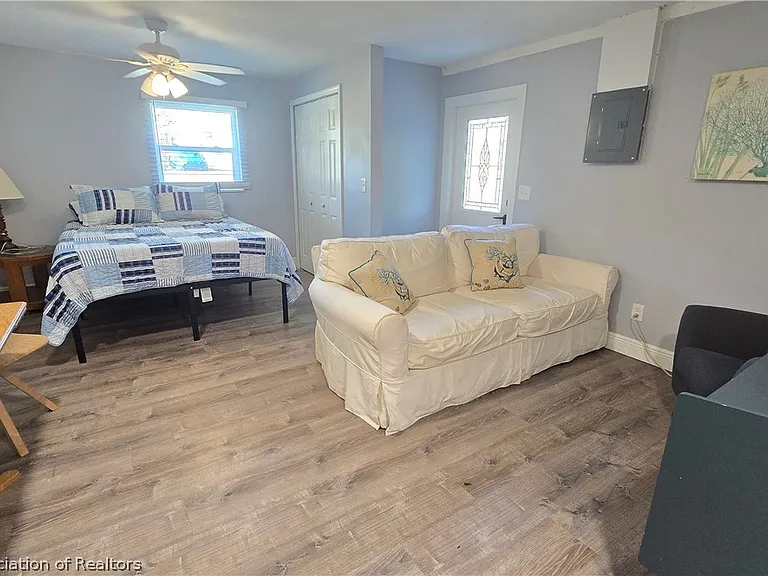 685 Lake June Rd — Photo 10