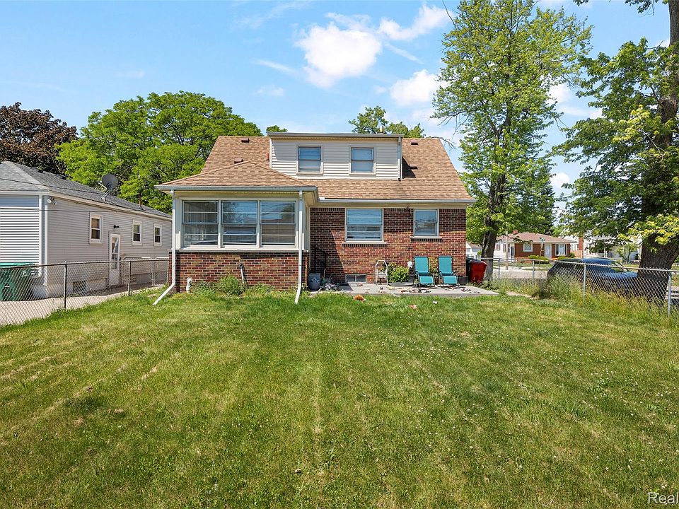 24740 Saxony Ave, photo 9