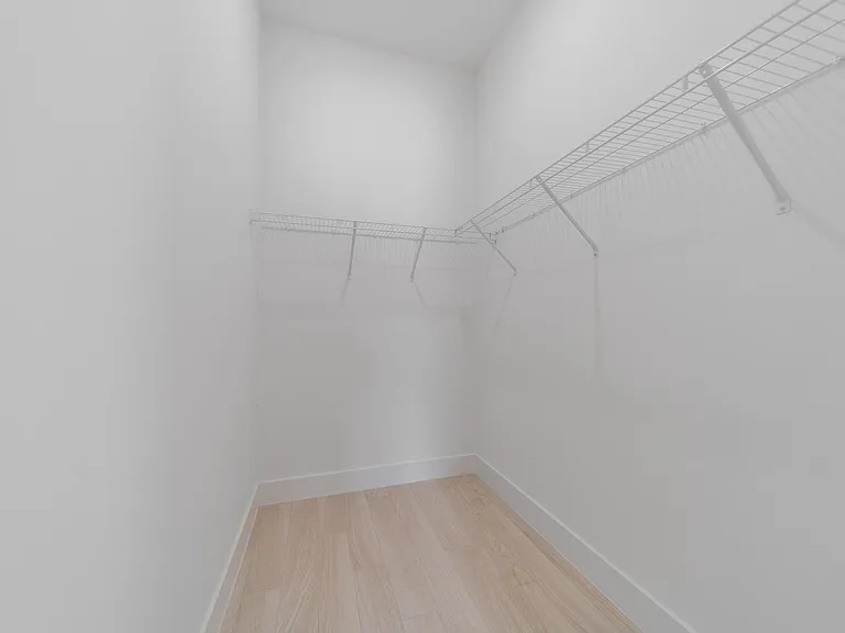 541 Ladd St — Photo 6