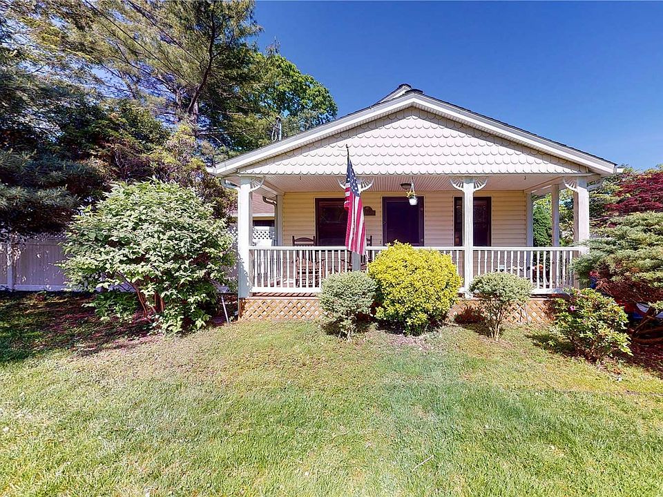 1st image of 25 Hanrahan Ave