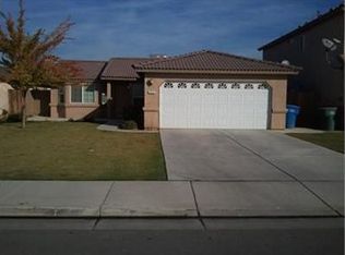 213 Calle Felix, Delano, CA 93215