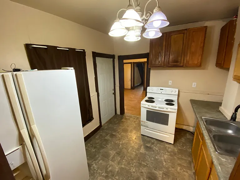 932 Galtier St — Photo 16