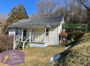 303 Burkett Ave, West Jefferson, NC 28694