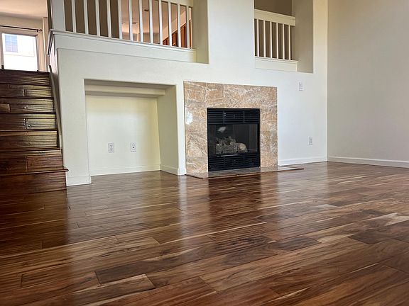 3rd image of 406 Charlott Ln
