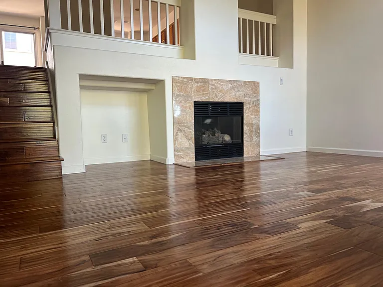 406 Charlott Ln — Photo 3