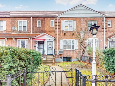 3207 77th St, Flushing, NY, 11370