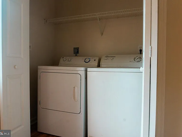 9836 Plaza View Way — Photo 13