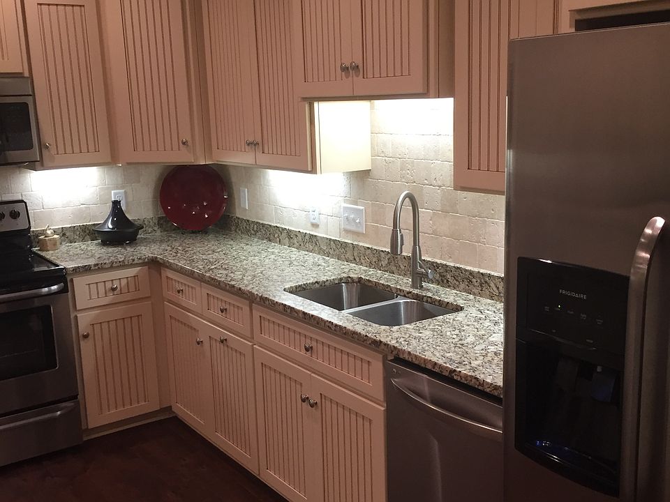 1st image of 803 Reserve Ln
