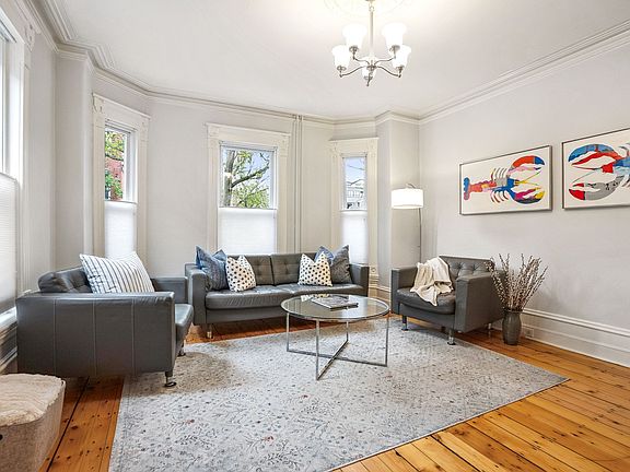 Spacious living room