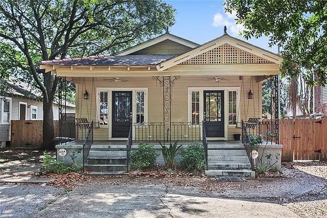2nd image of 5555 Rosemary Pl #5555