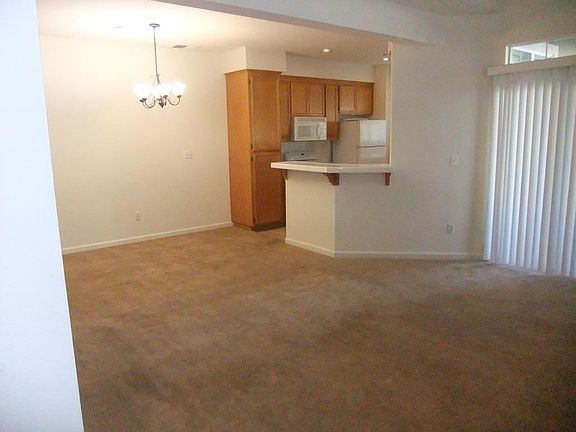 3rd image of 51 Bellington Cmn