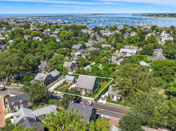 52 Pleasant St, Nantucket, MA 02554
