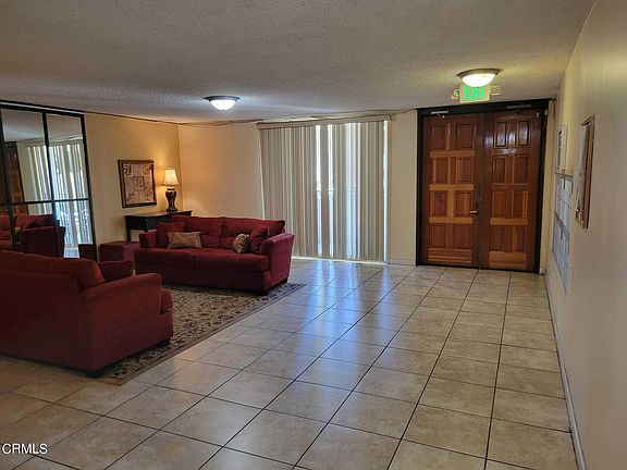 2nd image of 5339 Newcastle Ave Unit 303