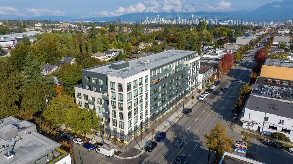 Building Photo - 181 E 32nd Ave
