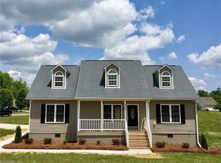 8004 Southern Meadows Ct, Stokesdale, NC 27357