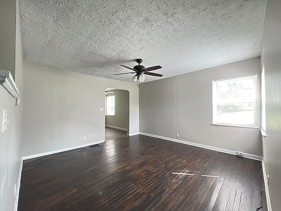 2nd image of 2408 S Dixie Dr #2408