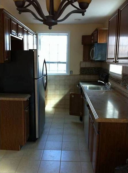2nd image of 4806 Heath St