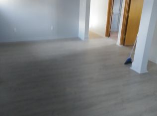 15 E Main St APT C, Cary, IL 60013