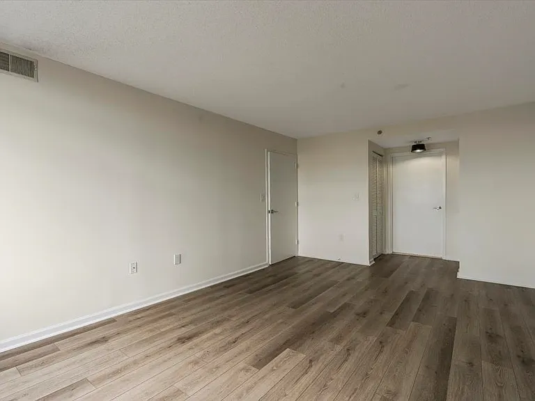 700 1st St #8F — Photo 12