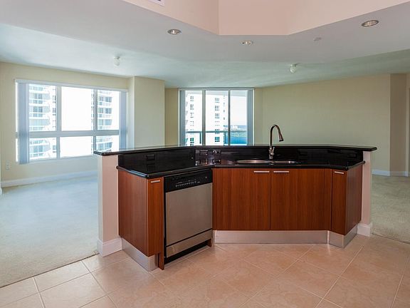 5th image of 241 Riverside Dr Unit 610