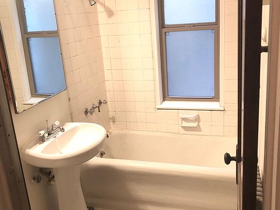 5th image of 4412 W Lake Harriet Pkwy #7d17a1886