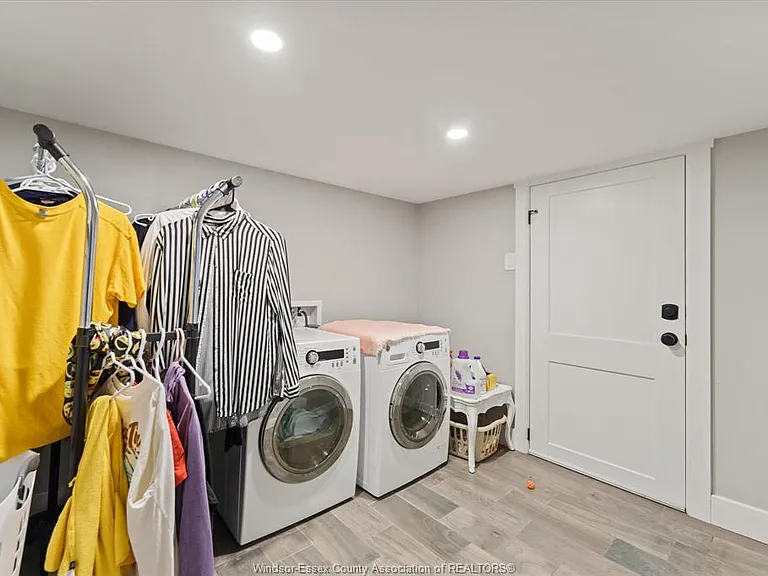 3222 Peter St #MAIN — Photo 21