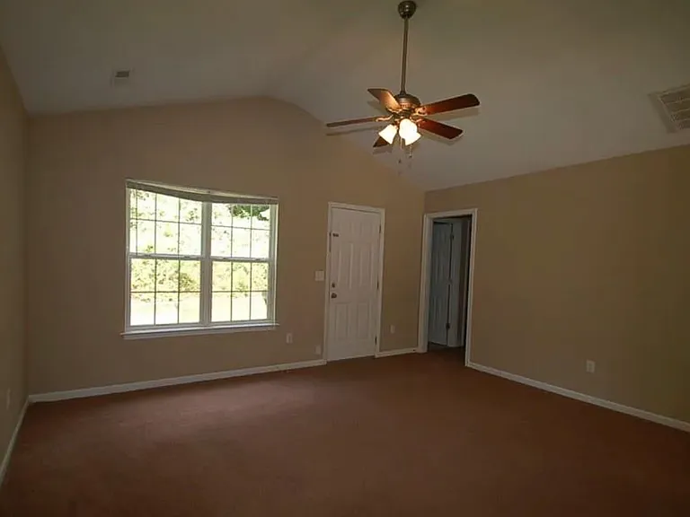 918 Valley Ridge Rd — Photo 4