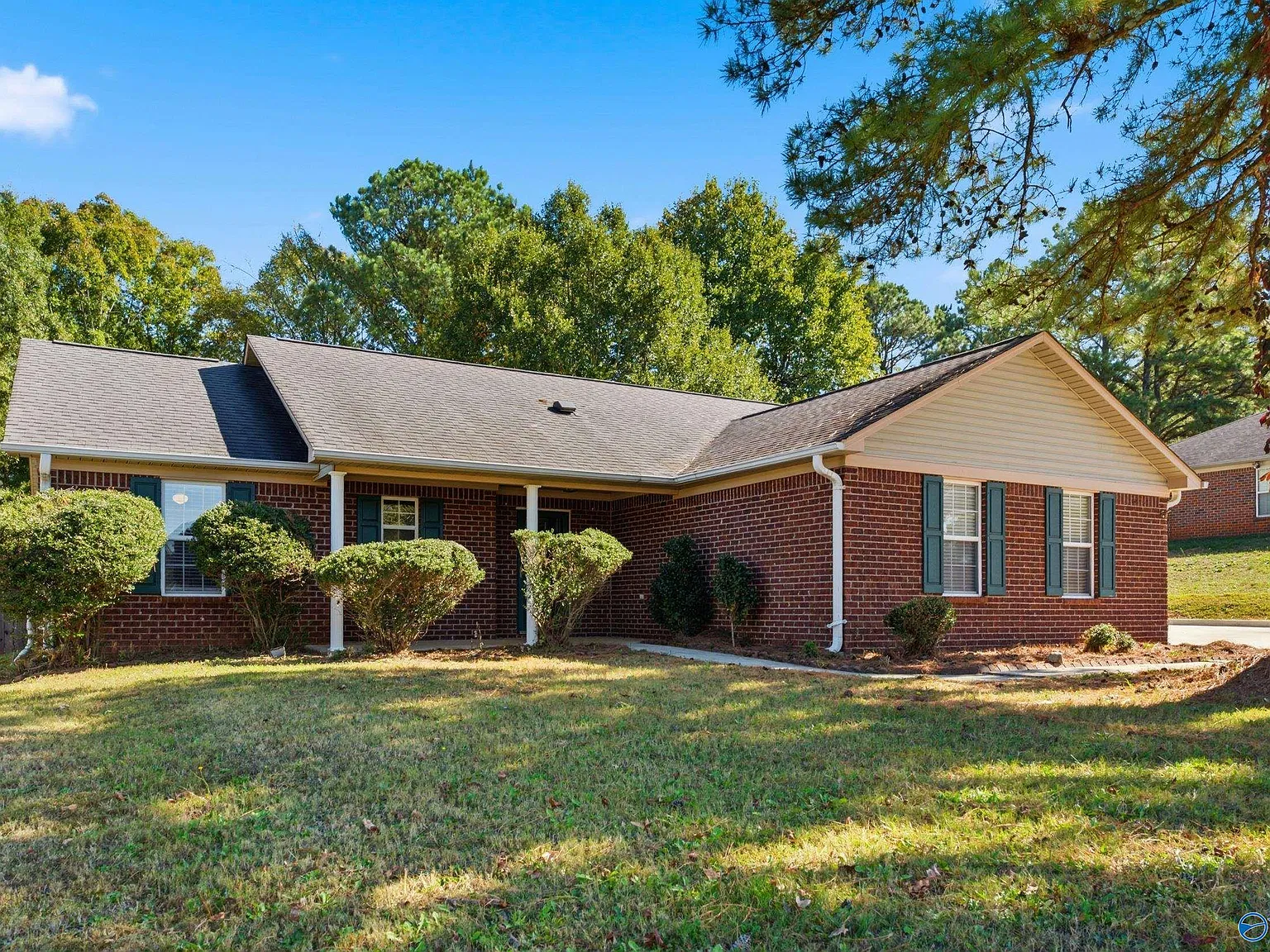 3 bed, 2.0 bath, 1381 sqft, $1,700 — Photo 2