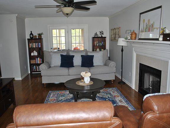 4th image of 10020 Highgate Cir