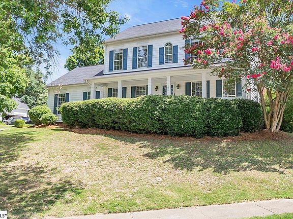 2nd image of 125 Misty Crest Cir