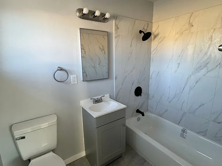 218 Chicago in Beautiful Huntington Beach! — Photo 4