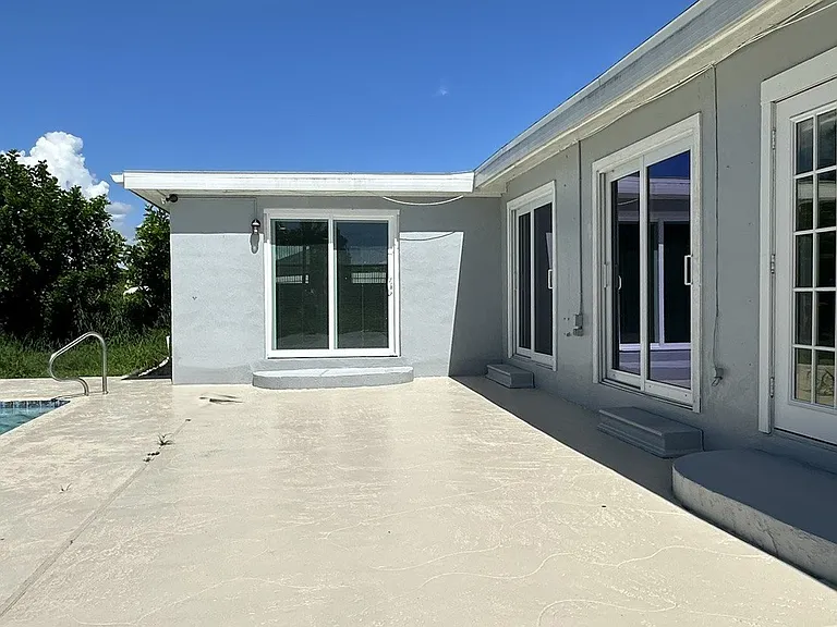 835 Conreid Dr NE — Photo 30