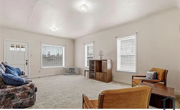 141 Davis Dr — Photo 1