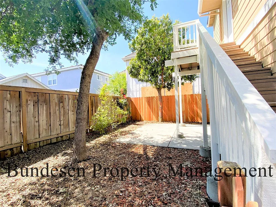 747 Fresno Ave
