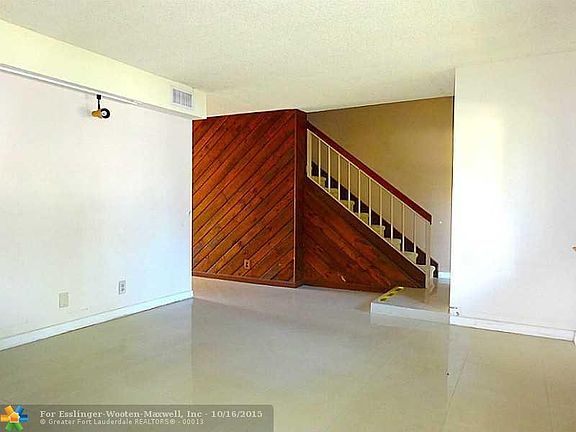 4th image of 136 Wimbledon Lake Dr #136