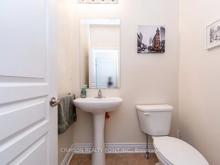 2304 Canterbury Cres — Photo 25