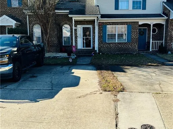 846 S Lake Cir, Chesapeake, VA 23322
