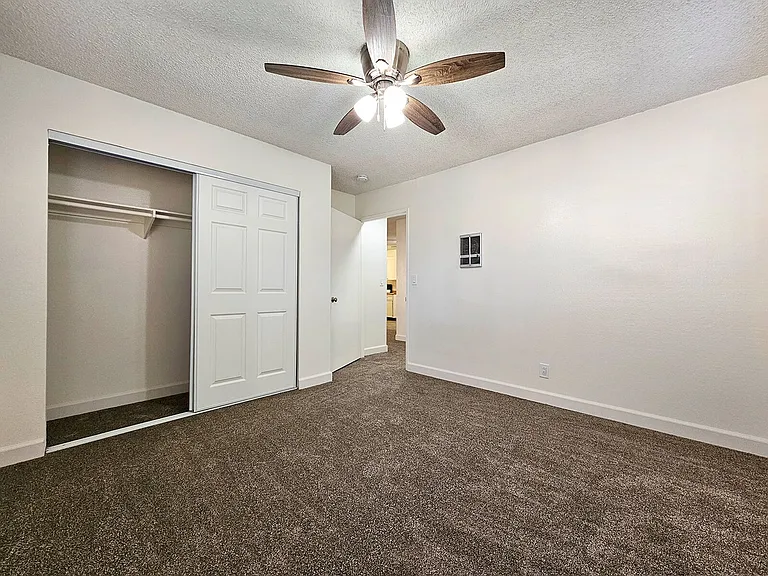 Valley View Apartments — Photo 7