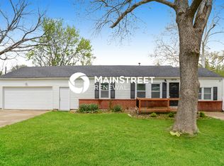 12712 10th St, Grandview, MO 64030