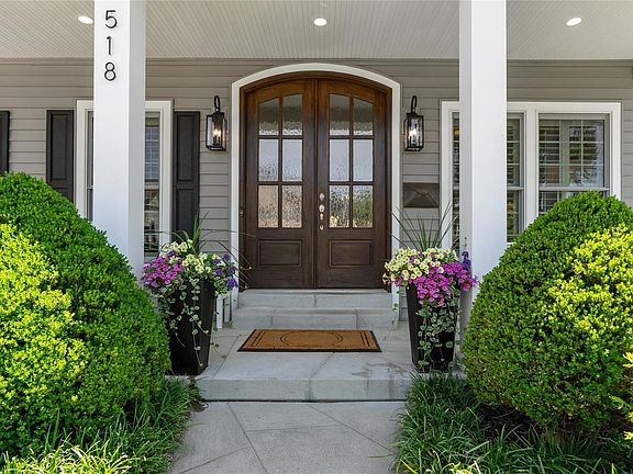 2nd image of 518 Parkwoods Ave