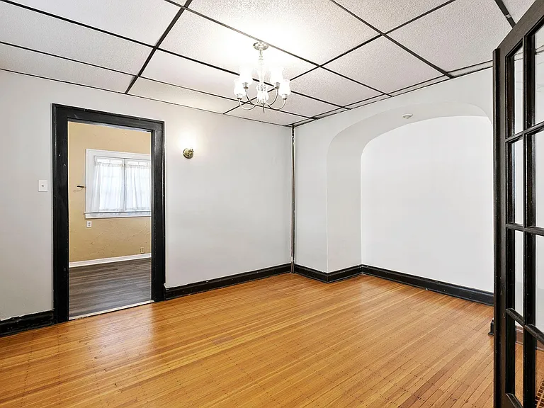5607 Broadway St — Photo 13
