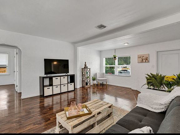 2nd image of 4711 Fairfield Ave S