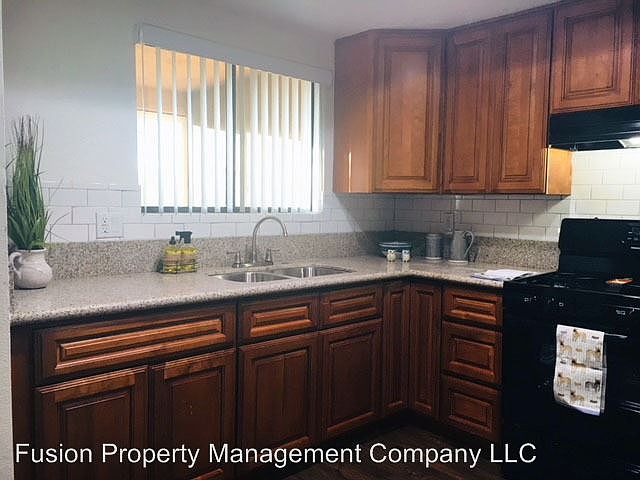 1st image of 806 S Broadway APT 17