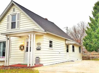 618 E C St, Iron Mountain, MI 49801
